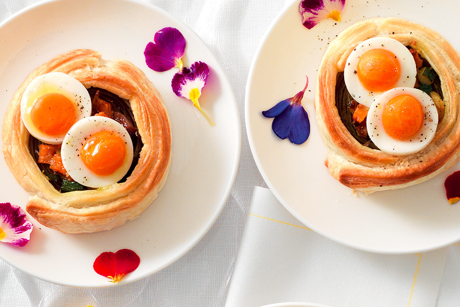 Ovette recipe in artichoke nests and puff pastry