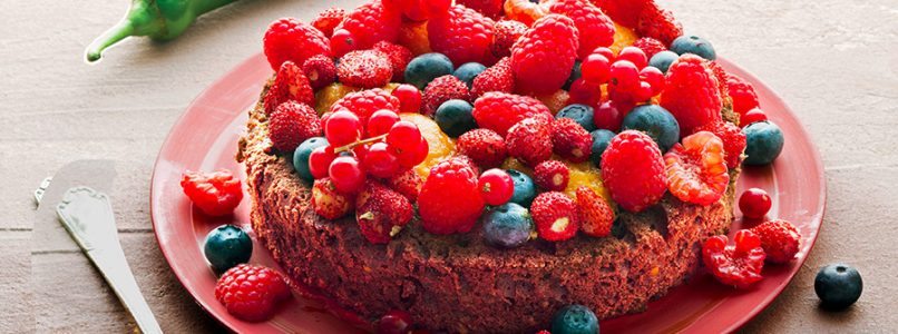 Chocolate, red pepper and red fruit cake recipe