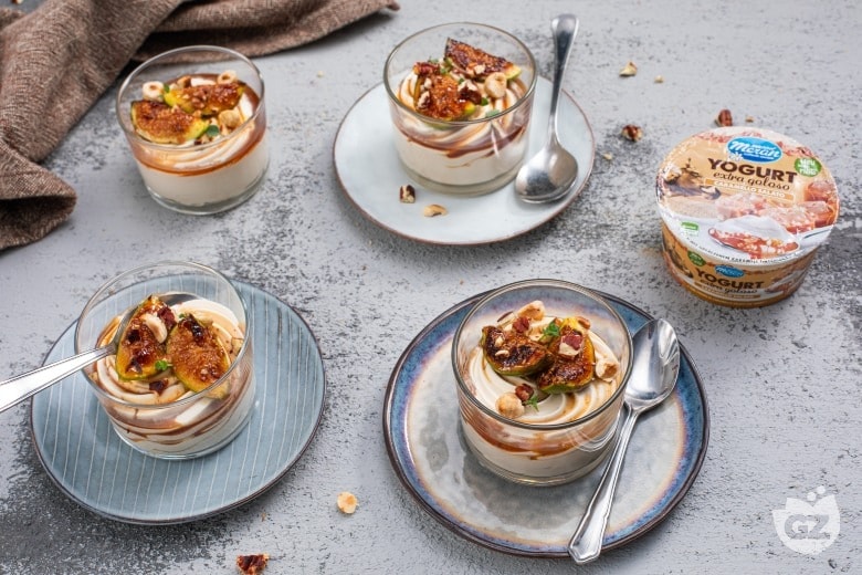 Mousse with figs and dried fruit