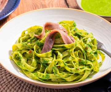 Fettuccine with parsley and anchovy sauce