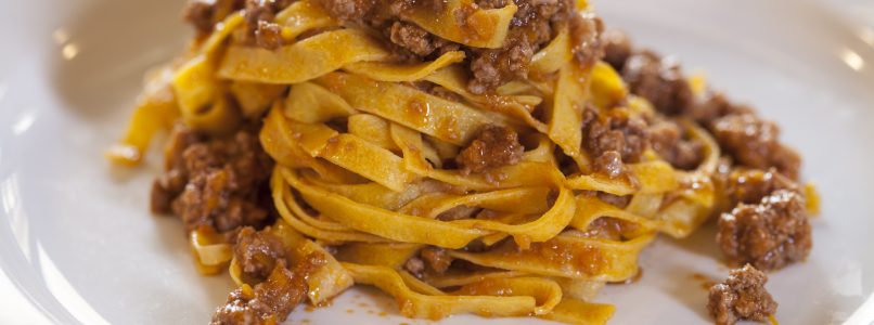 Bolognese sauce: the basic recipe, tips and secrets to prepare it