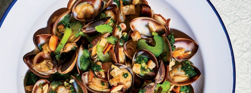 Celery and almond clams recipe