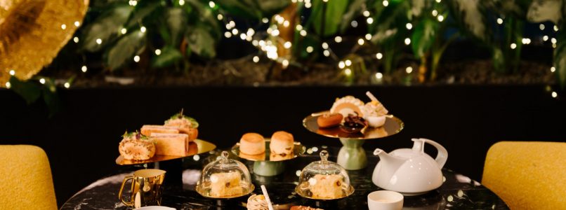 Christmas in Milan and the "snack" ritual in grand hotels