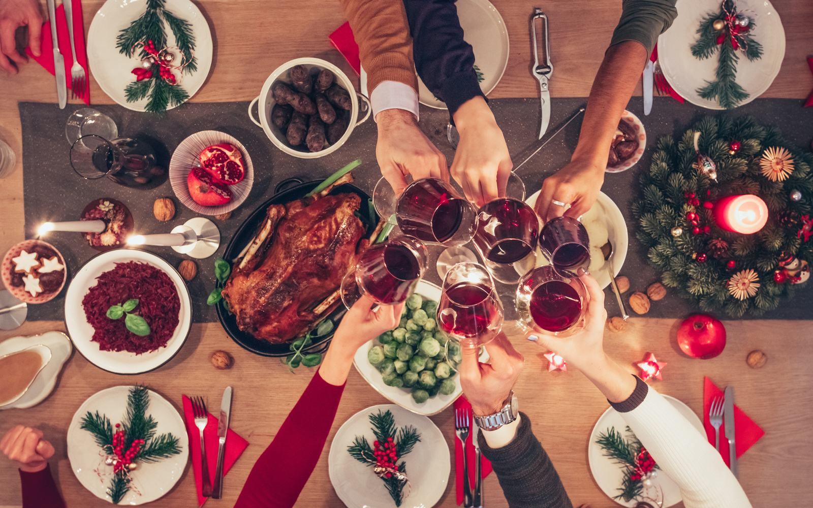 Christmas party with friends? How to set up the table and what to prepare