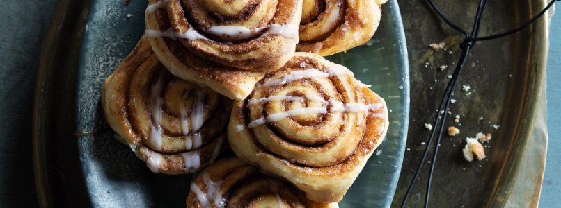 Cinnamon rolls with icing: our recipe