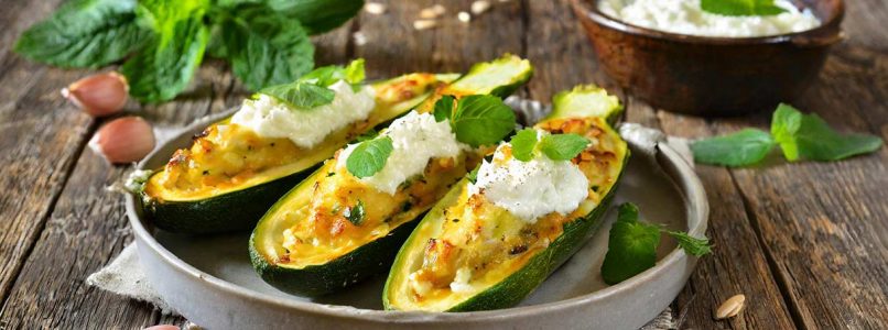 Courgette boats stuffed with ricotta and mint: a light and tasty option