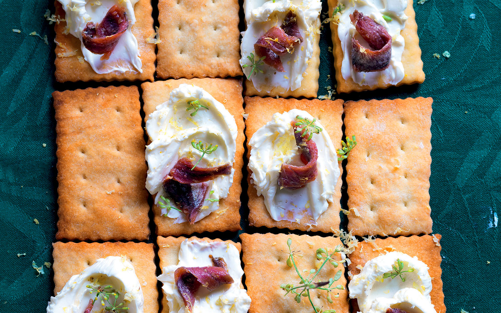 Cracker recipe with butter and anchovies