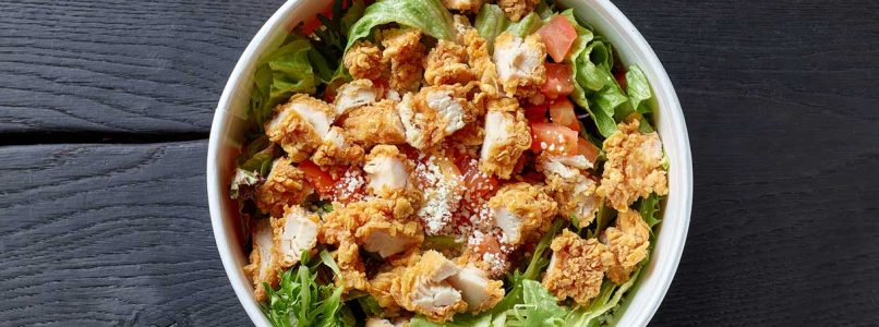 Crispy chicken salad and pieces of parmesan, an anti-waste dish that is simple to prepare and to be enjoyed