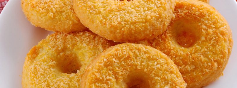 Delicious appetizer? Go for cheese donuts!