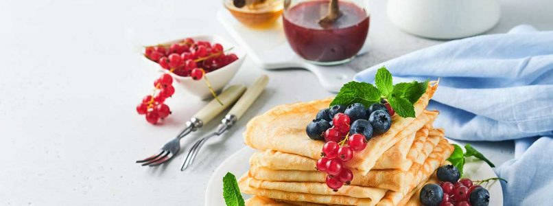 Eggless crepes with berry jam, a journey through flavors between past and present