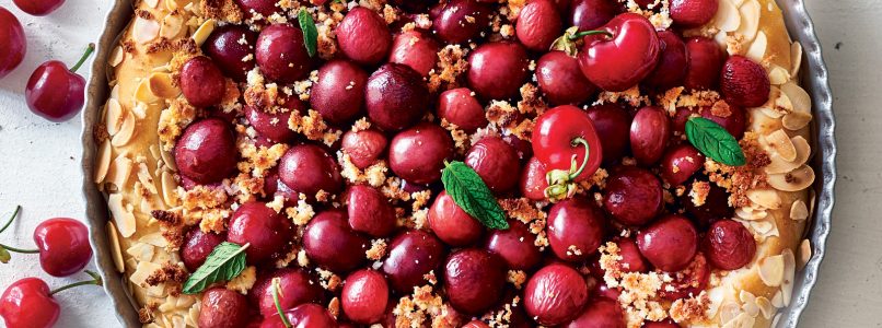 Focaccia recipe with cherries, amaretti and almonds