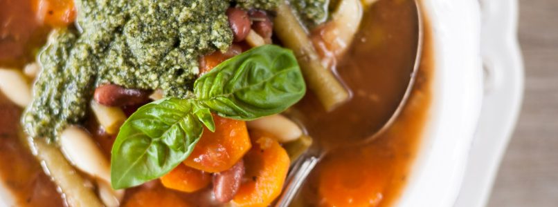 Genoese minestrone, when the pesto does not go on a plate of spaghetti