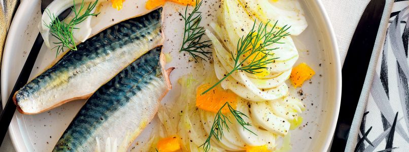 Grilled mackerel recipe with fennel and mandarin sauce