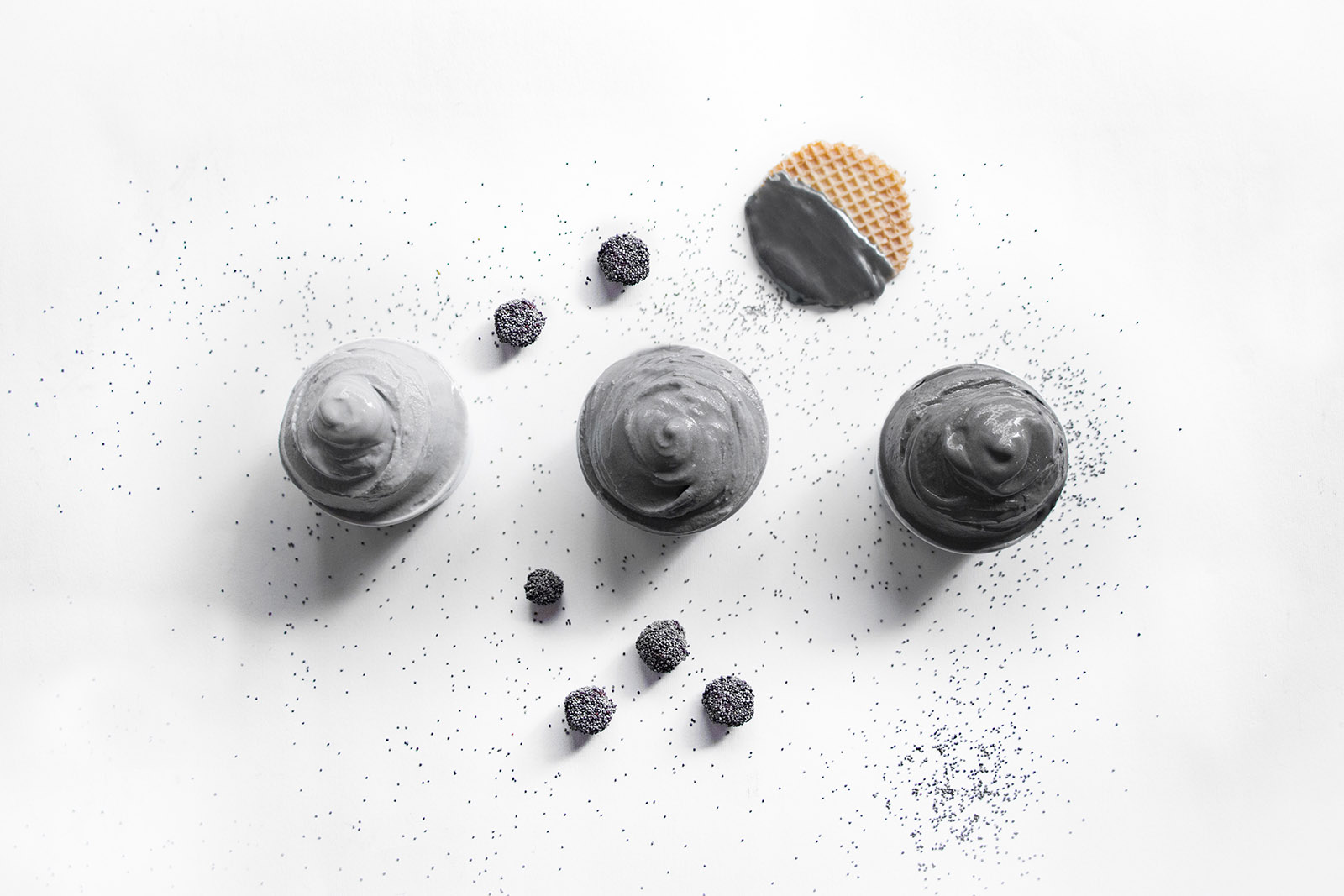 Here is the gray ice cream that pays tribute to Giorgio Armani's fashion
