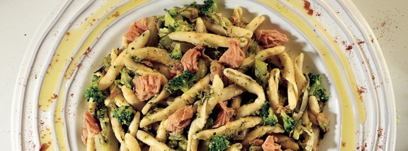 Homemade recipe with broccoli and tuna