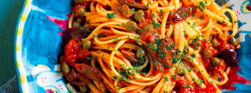 Linguine alla puttanesca Recipe - Italian Cuisine