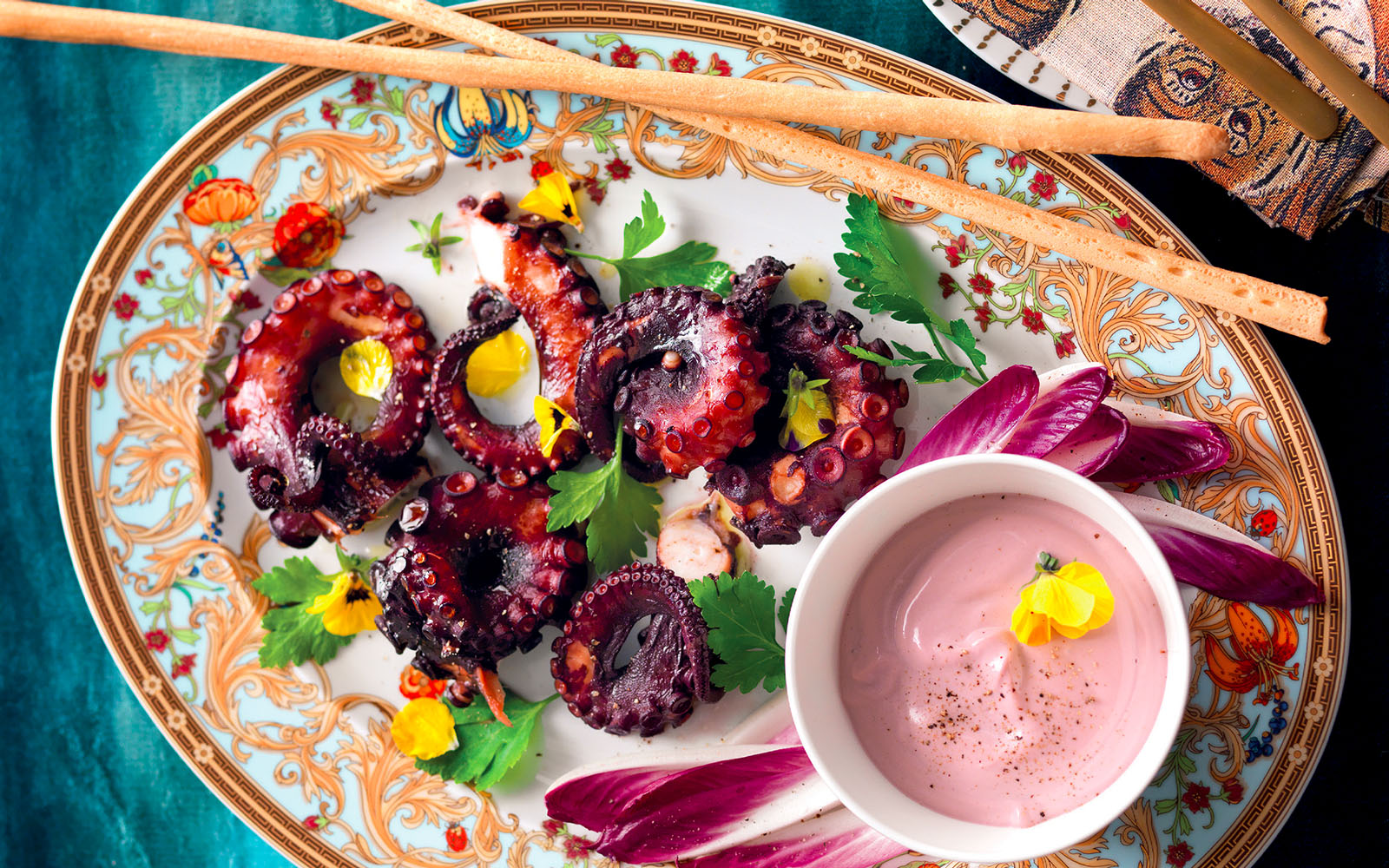 Octopus recipe in red wine with its mayonnaise
