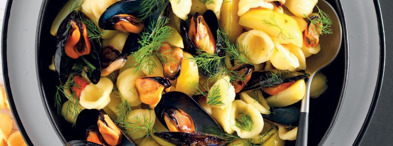 Orecchiette, potatoes and mussels recipe