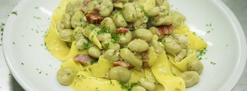 Pappardelle with broad beans, crispy bacon and pecorino: spring at the table