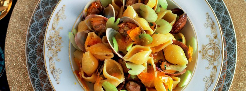 Pasta recipe with celery, bottarga and clams