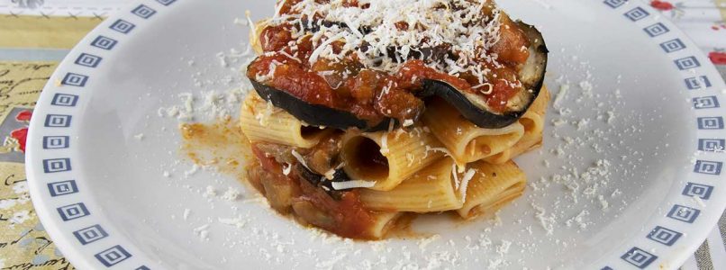 Pasta timbale with aubergines and smoked provola
