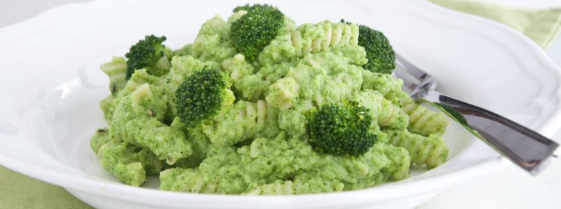Pasta with broccoli cream