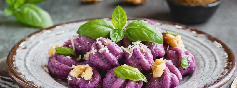 Purple potato gnocchi, the original recipe for an irresistible first course