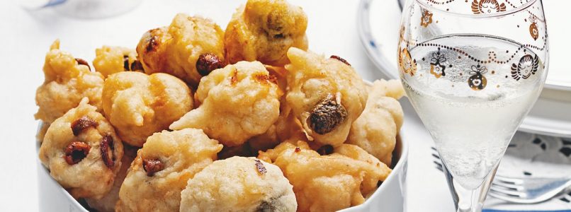 Recipe Apulian Pettole with Taggiasca olives and anchovies, the Christmas appetizer