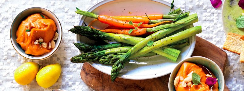Recipe Carotine and asparagus with peanut sauce
