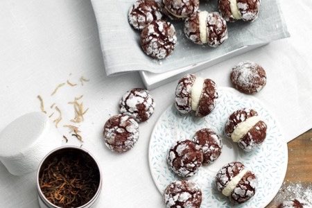 Recipe Chocolate biscuits with jasmine ganache