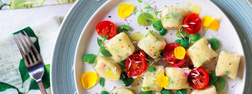 Recipe Gnocchi with pecorino cheese with broad beans and cherry tomatoes