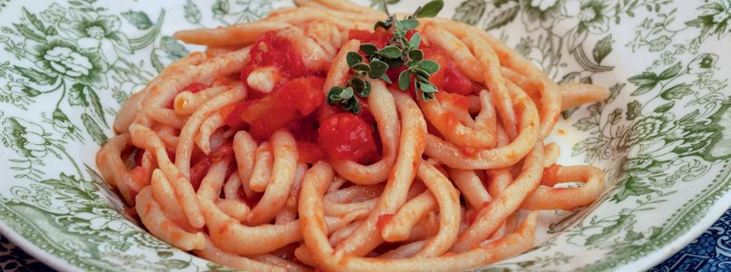 Recipe Manfricoli, the traditional Narni pasta