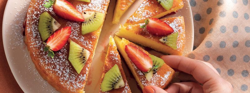Recipe Soft cake with kiwi and strawberries