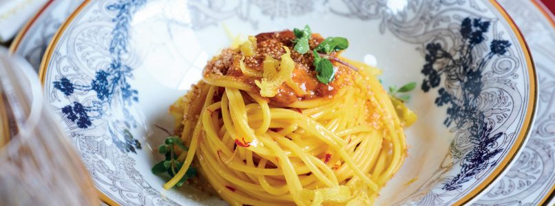 Recipe Spaghetti with saffron, sea urchins, crunchy quinoa