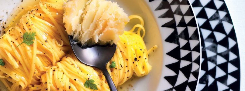 Recipe Taglierini with egg and sour butter