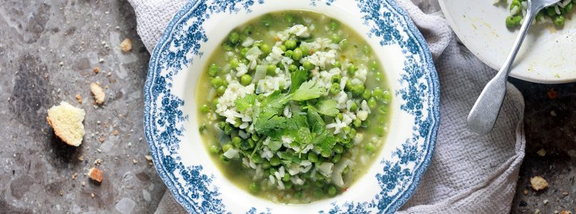 Rice and peas with pod broth: the recovery recipe