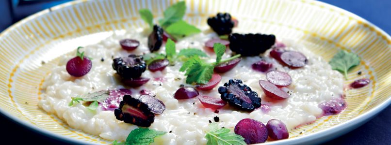 Risotto with grapes and blackberries recipe