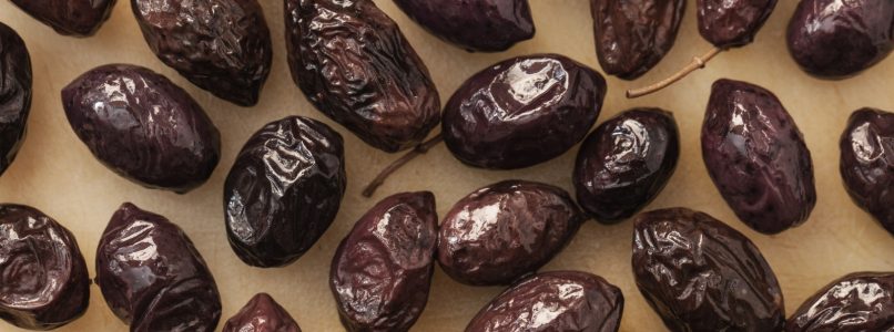 Salted olives: grandma's recipe