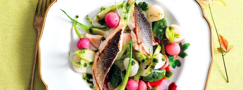 Sea bass and steamed vegetables recipe with green sauce