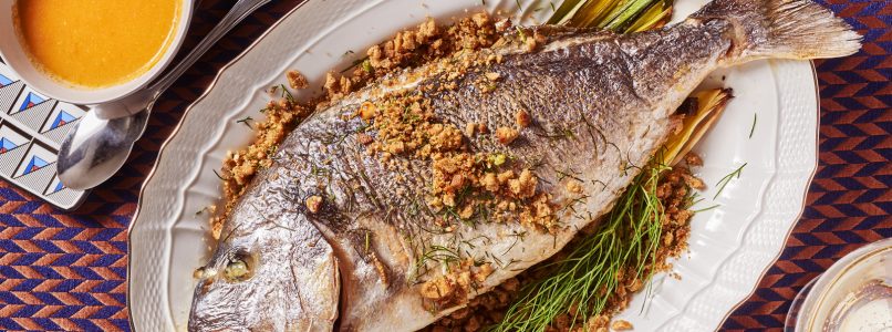 Sea bream recipe with crunchy crumbs, hazelnuts and citrus sauce