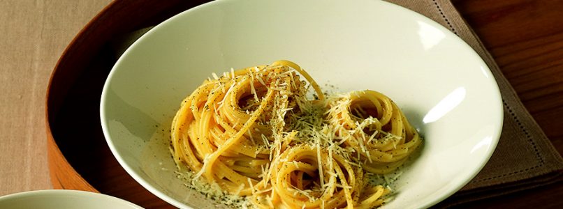 Spaghetti cacio e pepe recipe