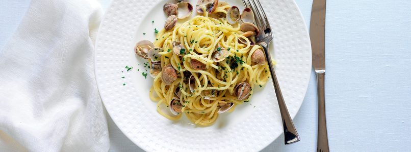 Spaghettini recipe with clams - La Cucina Italiana
