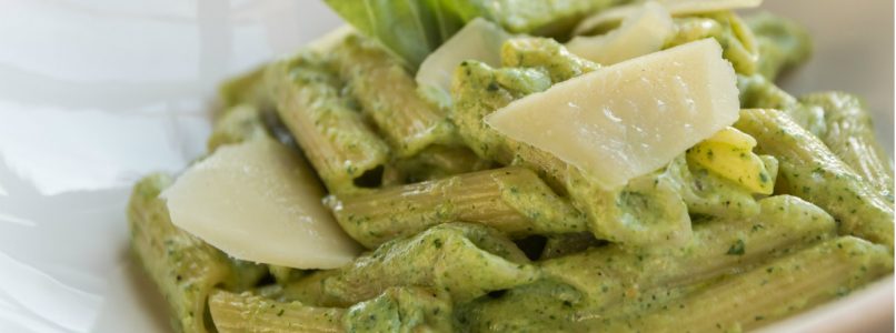 Spring penne rigate with spinach pesto and green peas