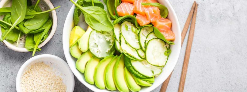 Sushi bowls with marinated salmon, avocado and cucumbers