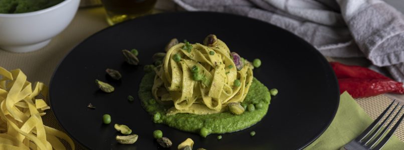 Tagliatelle with pistachio pesto and pea cream