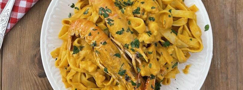 Tagliatelle with scampi cream: this is how you enrich your Friday dinner