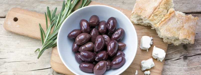 The varieties of olives and the recipe of Ascoli olives