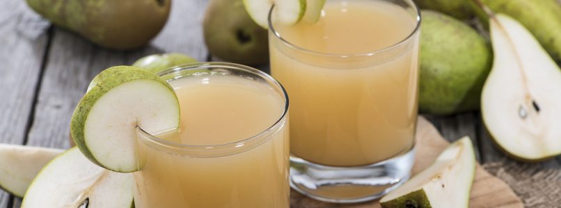 We make pear juice for the children's snack at home!