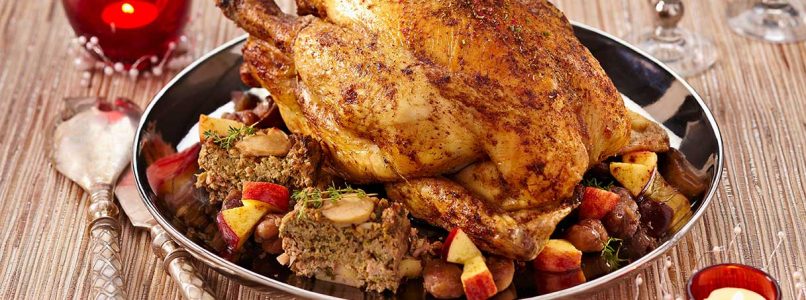 capon stuffed with chestnuts and apples for an unforgettable Christmas lunch
