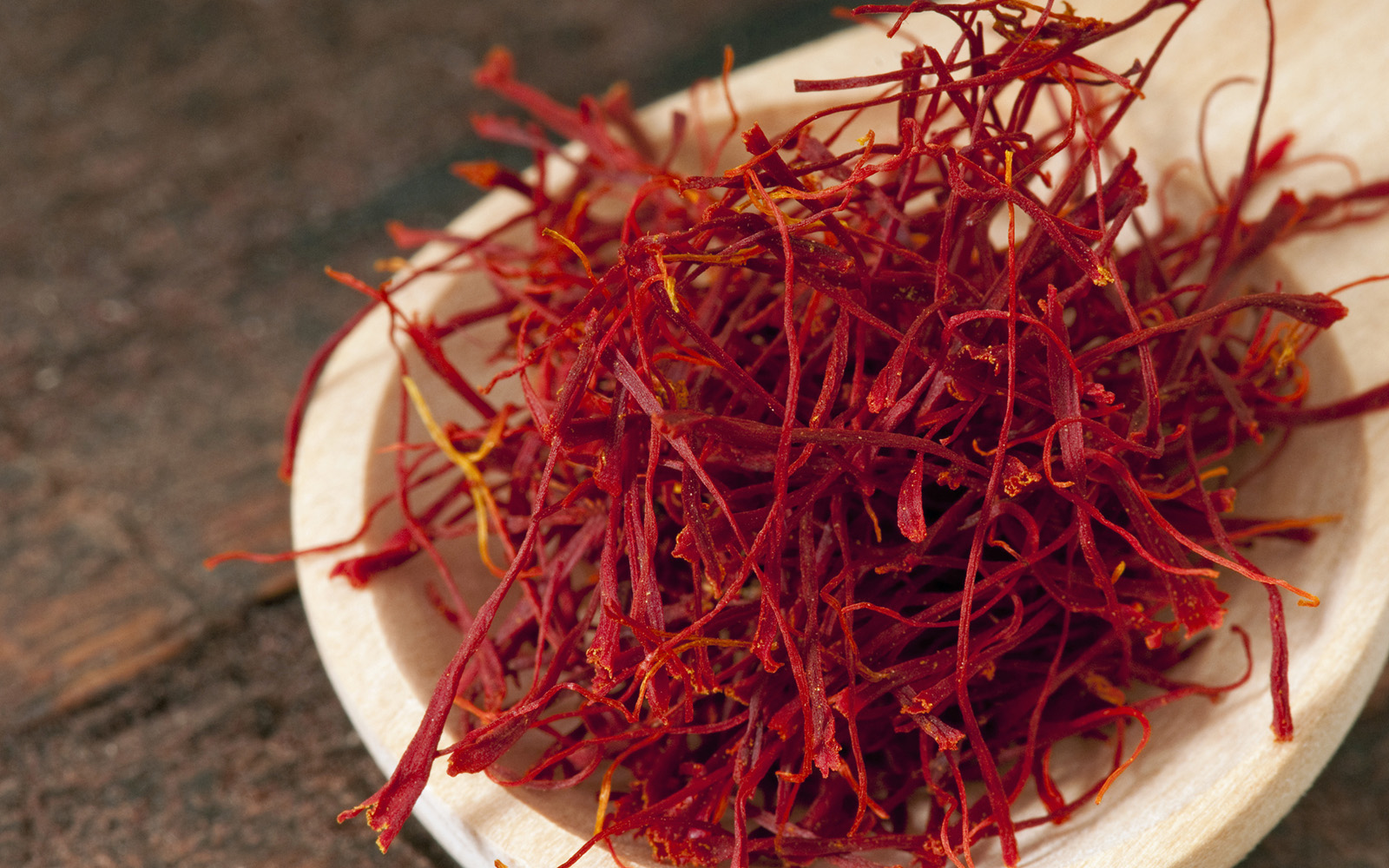 how to use saffron in savory and sweet dishes